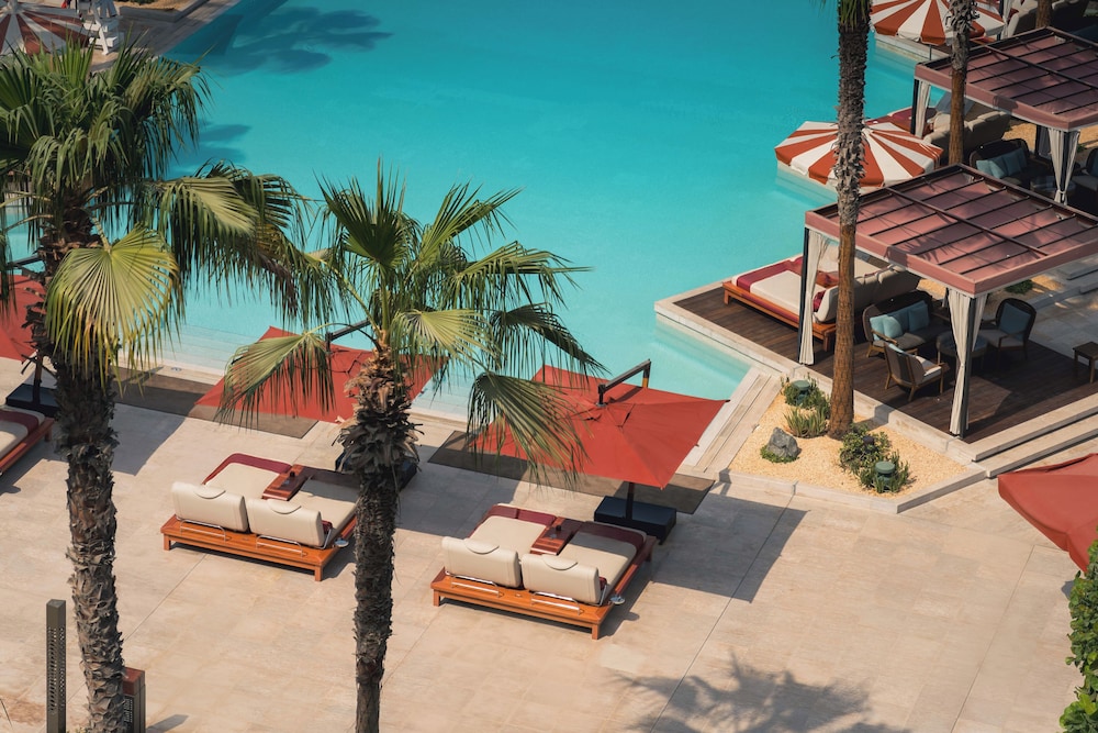 Banyan Tree Dubai at Bluewaters — Swimming pool in Dubai