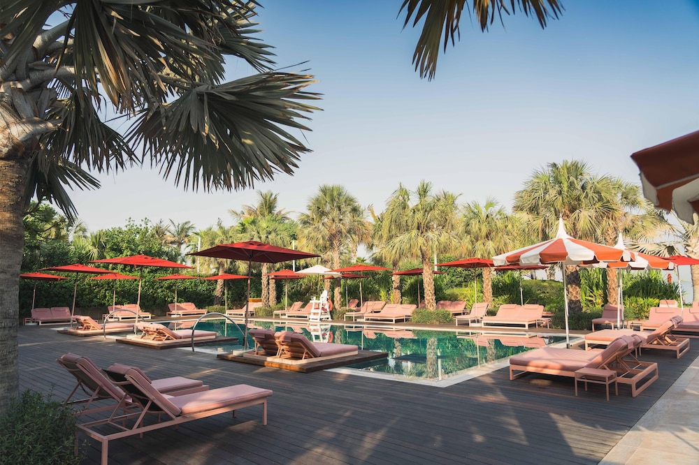 Banyan Tree Dubai at Bluewaters — Swimming pool in Dubai