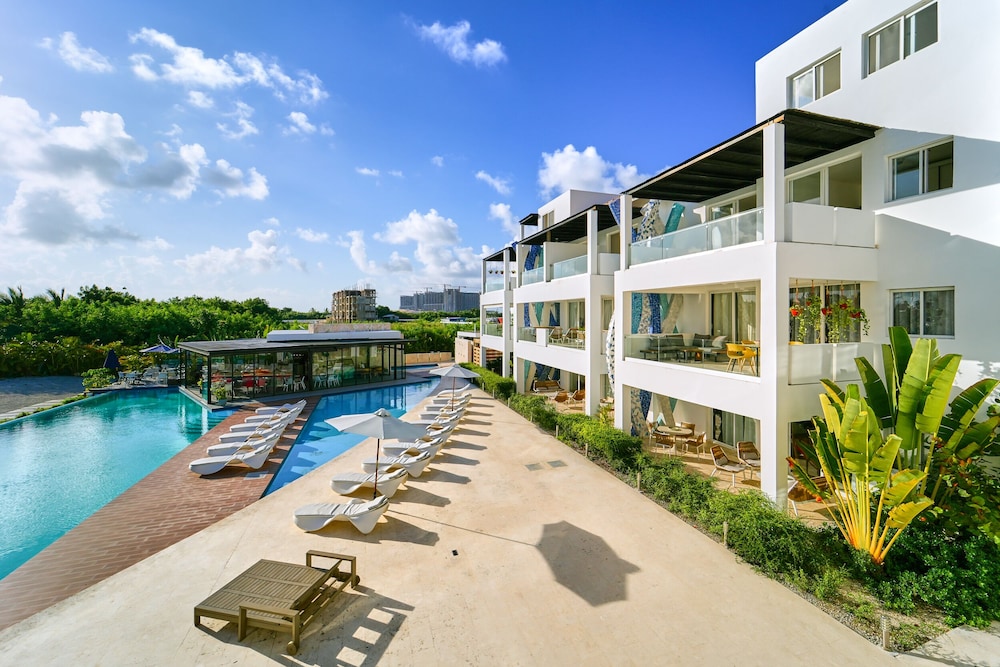 Cana Brava Residences Rental Apartment — Hotel building in Bavaro, La Altagracia