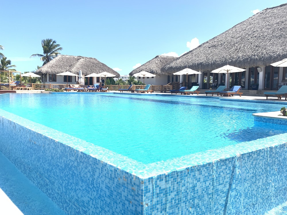 Cana Brava Residences Rental Apartment — Swimming pool in Bavaro, La Altagracia
