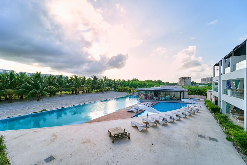 Cana Brava Residences Rental Apartment — Swimming pool in Bavaro, La Altagracia