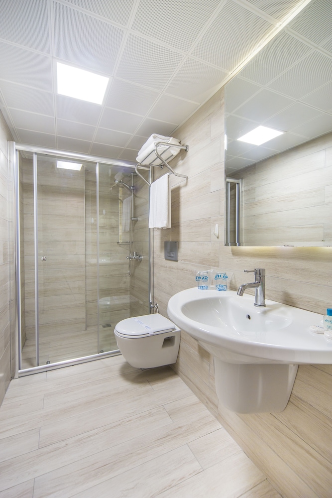 Kleopatra Atlas Hotel - All Inclusive - Adults Only — Hotel rooms in Alanya
