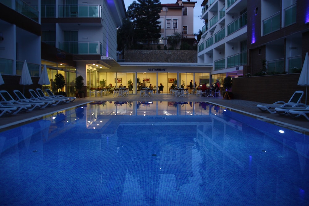 Kleopatra Atlas Hotel - All Inclusive - Adults Only — Swimming pool in Alanya