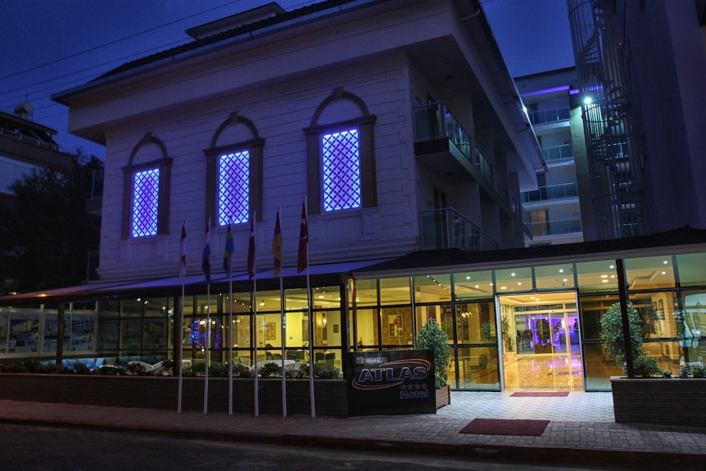 Kleopatra Atlas Hotel - All Inclusive - Adults Only — Hotel building in Alanya