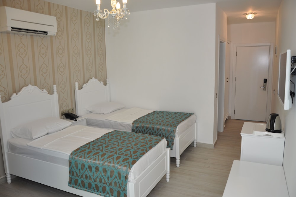 Kleopatra Atlas Hotel - All Inclusive - Adults Only — Hotel rooms in Alanya