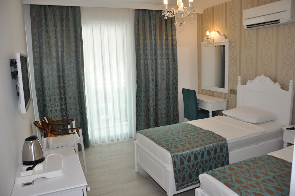 Kleopatra Atlas Hotel - All Inclusive - Adults Only — Hotel rooms in Alanya