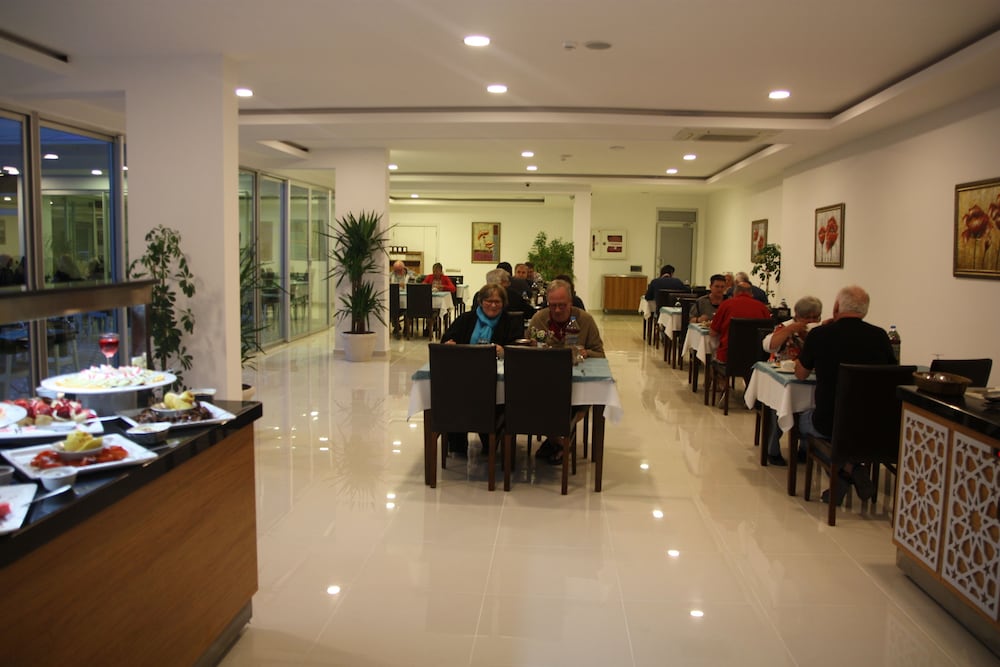 Kleopatra Atlas Hotel - All Inclusive - Adults Only — Restaurant & bars in Alanya