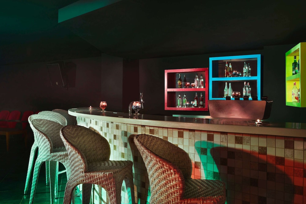 Ramada Resort by Wyndham Side — Restaurant & bars in Side