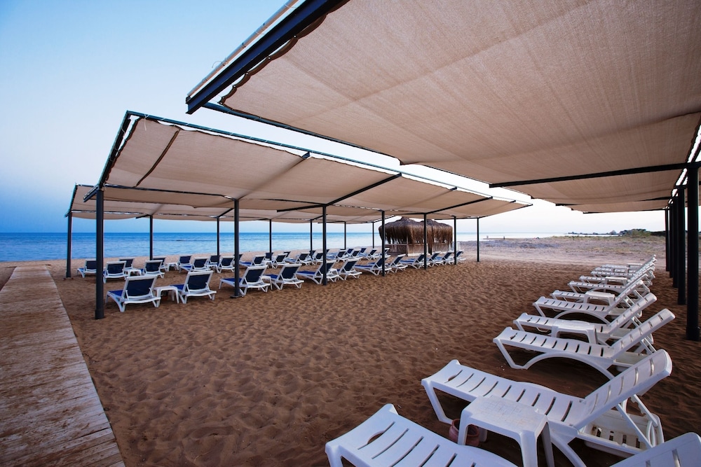 Ramada Resort by Wyndham Side — Beach in Side
