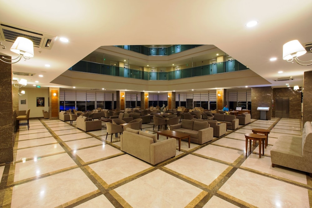 Ramada Resort by Wyndham Side — Hotel building in Side