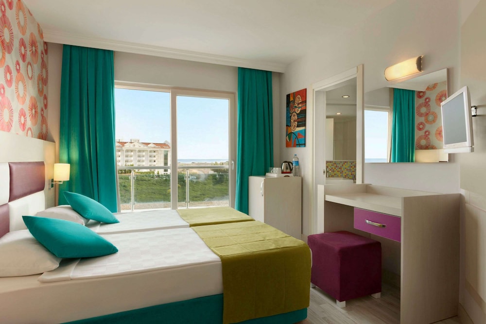 Ramada Resort by Wyndham Side — Hotel rooms in Side