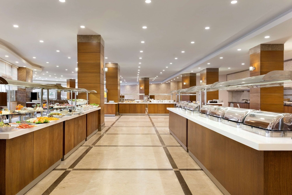 Ramada Resort by Wyndham Side — Restaurant & bars in Side