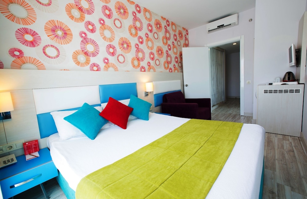 Ramada Resort by Wyndham Side — Hotel rooms in Side