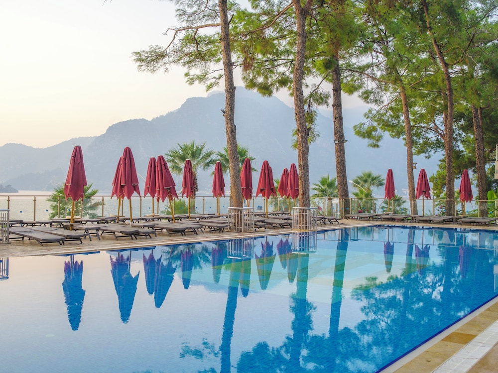 Orka Lotus Beach — Pool in İçmeler, Mugla