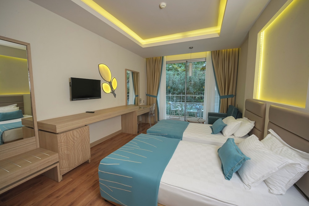 Orka Lotus Beach — Rooms in İçmeler, Mugla
