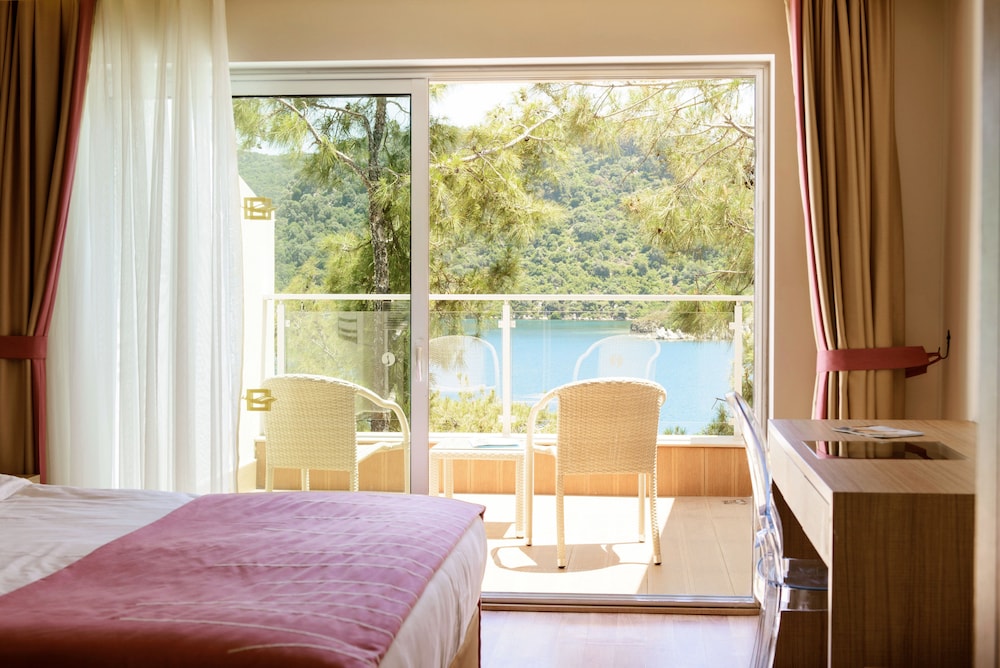 Orka Lotus Beach — Rooms in İçmeler, Mugla