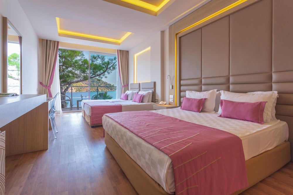Orka Lotus Beach — Rooms in İçmeler, Mugla