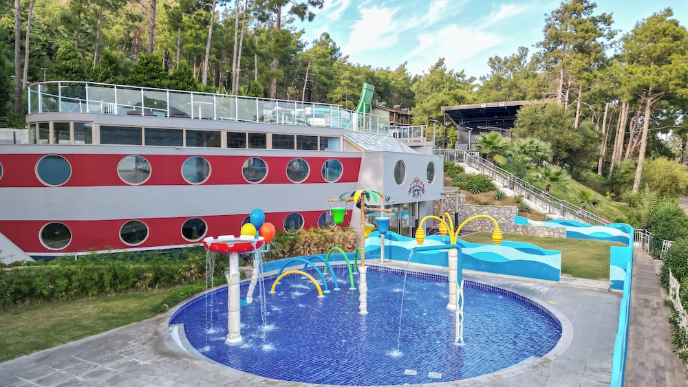Orka Lotus Beach — Facilities in İçmeler, Mugla