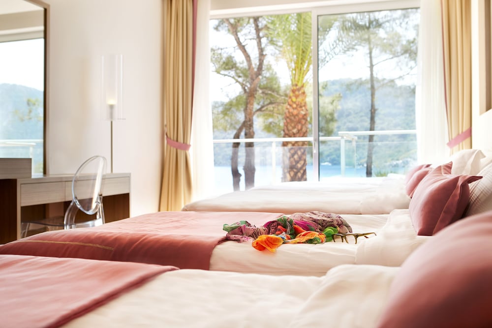 Orka Lotus Beach — Rooms in İçmeler, Mugla