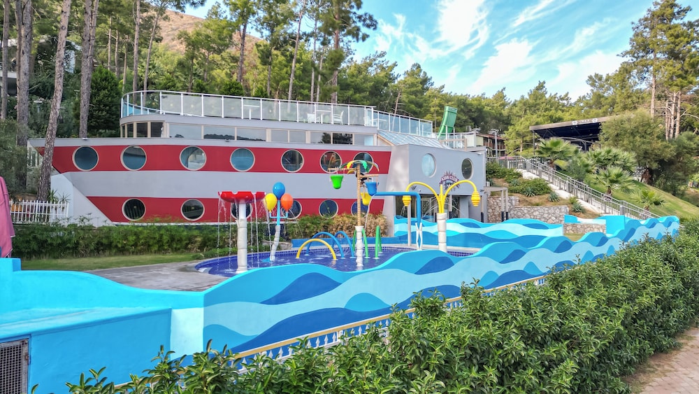 Orka Lotus Beach — Facilities in İçmeler, Mugla