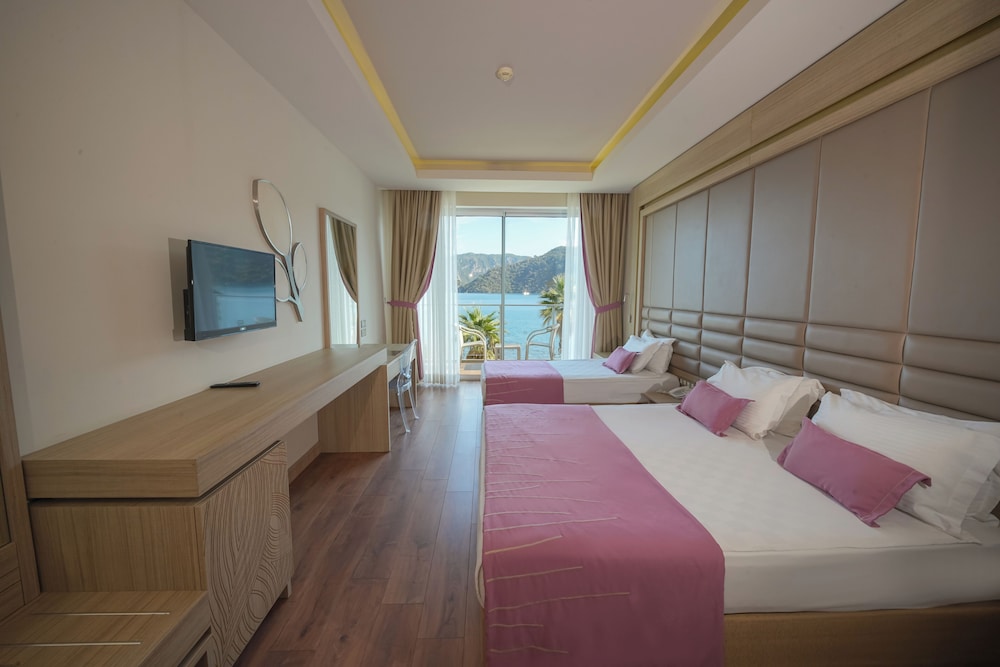 Orka Lotus Beach — Rooms in İçmeler, Mugla