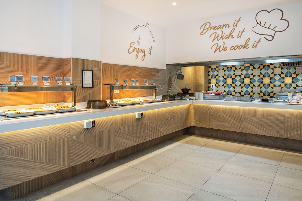 Hotel LIVVO Puerto de Mogán — Restaurant & bars in Puerto de Mogan, Canary Islands