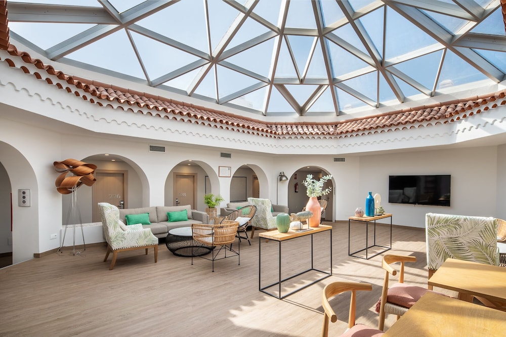 Hotel LIVVO Puerto de Mogán — Hotel building in Puerto de Mogan, Canary Islands