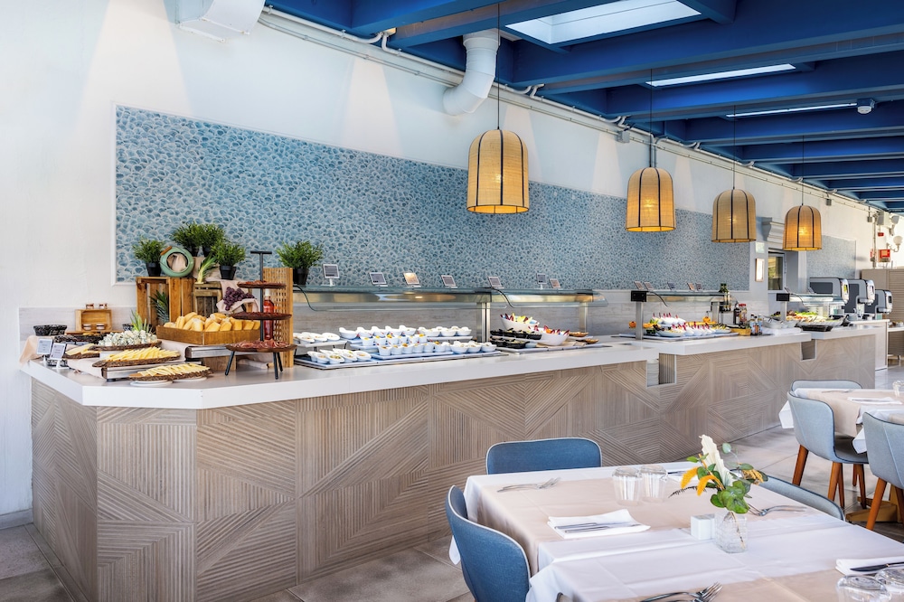Hotel LIVVO Puerto de Mogán — Restaurant & bars in Puerto de Mogan, Canary Islands