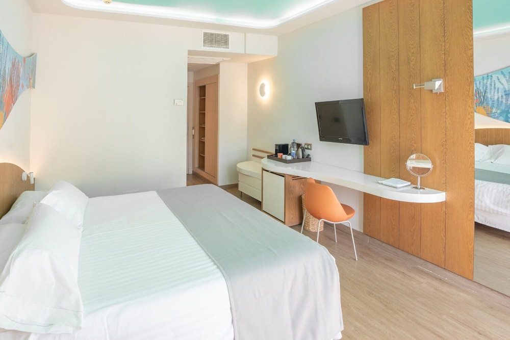 Hotel LIVVO Puerto de Mogán — Hotel rooms in Puerto de Mogan, Canary Islands