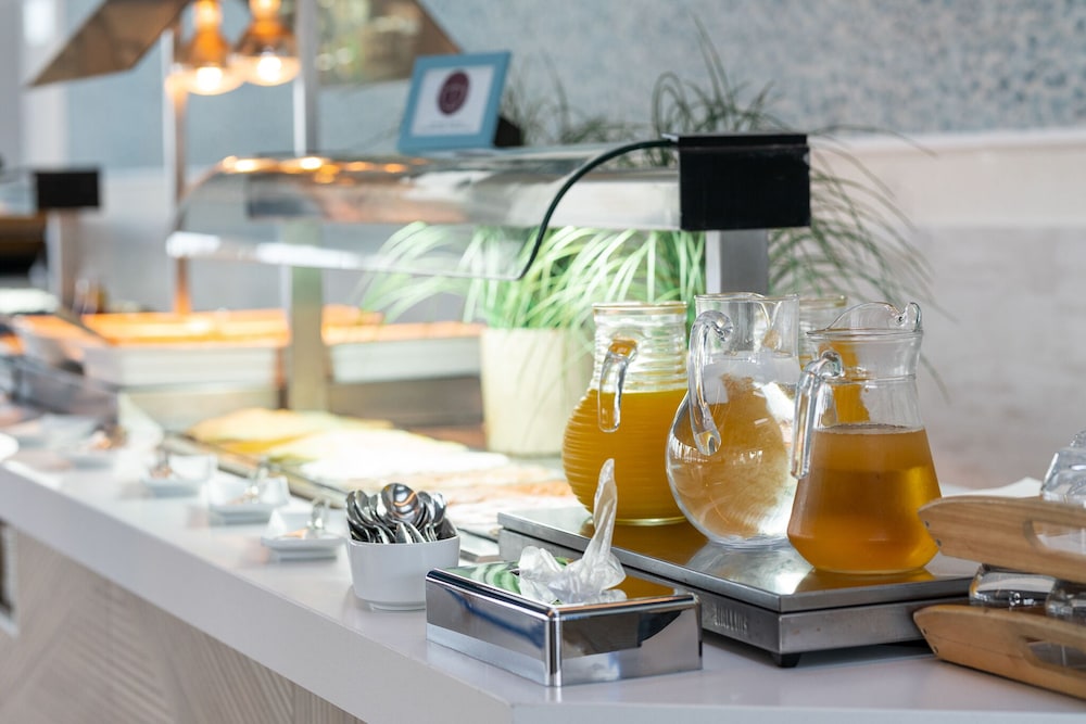 Hotel LIVVO Puerto de Mogán — Restaurant & bars in Puerto de Mogan, Canary Islands