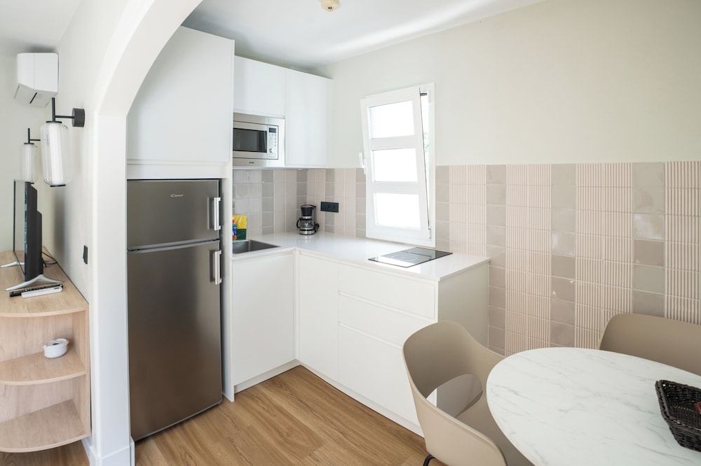 Apartamentos LIVVO Puerto de Mogán — Hotel rooms in Puerto de Mogan, Canary Islands