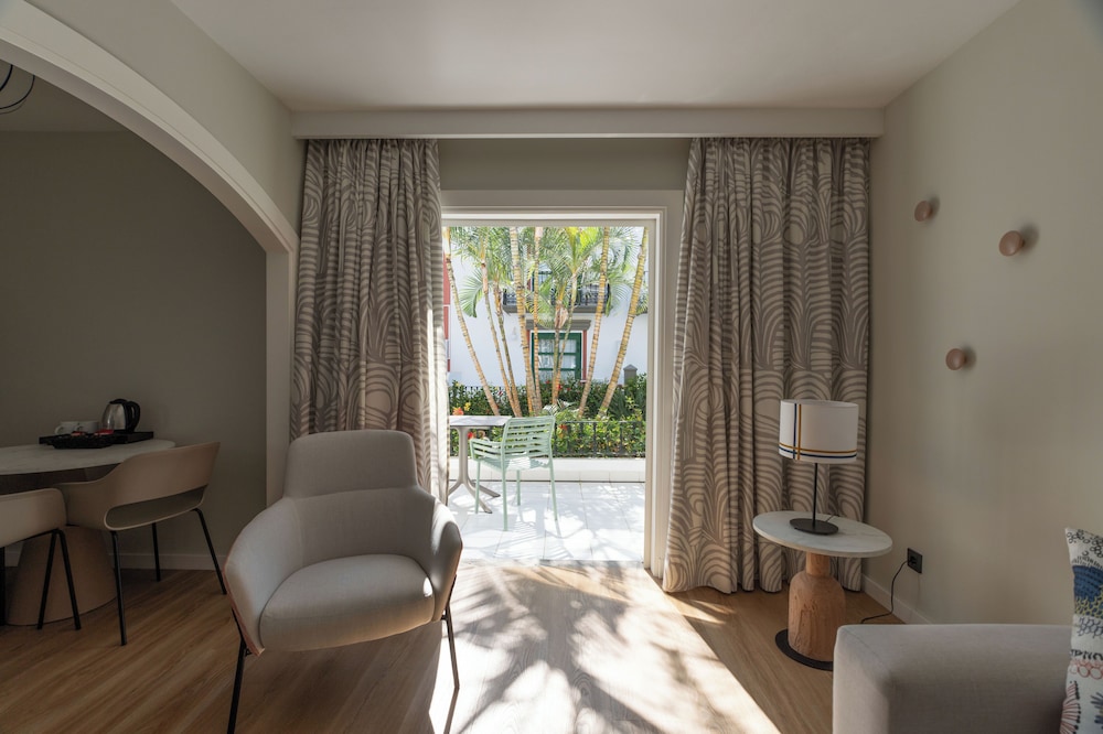 Apartamentos LIVVO Puerto de Mogán — Hotel rooms in Puerto de Mogan, Canary Islands