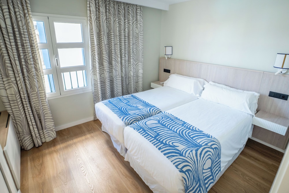 Apartamentos LIVVO Puerto de Mogán — Hotel rooms in Puerto de Mogan, Canary Islands