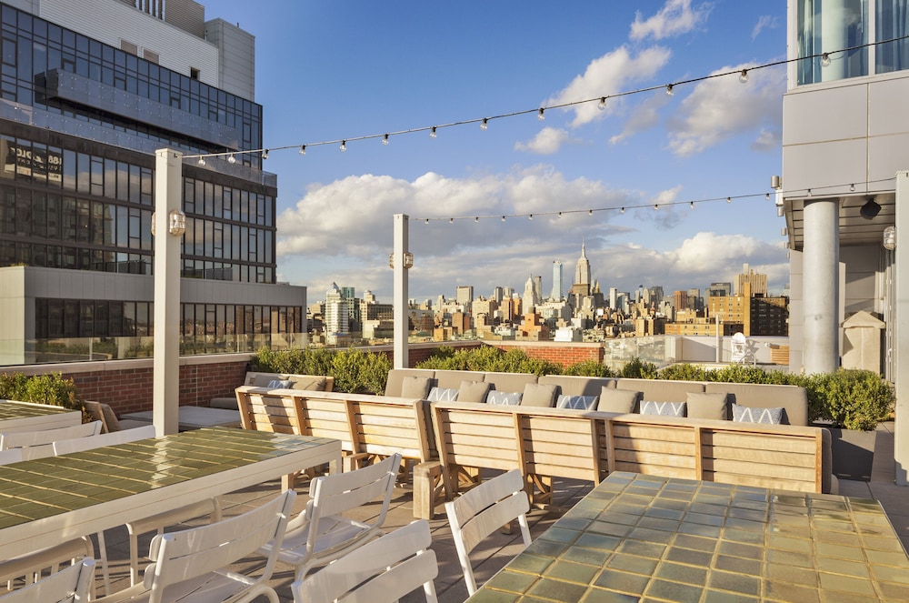 Hotel Indigo Lower East Side New York by IHG — Restaurant & bars in New York City, New York State