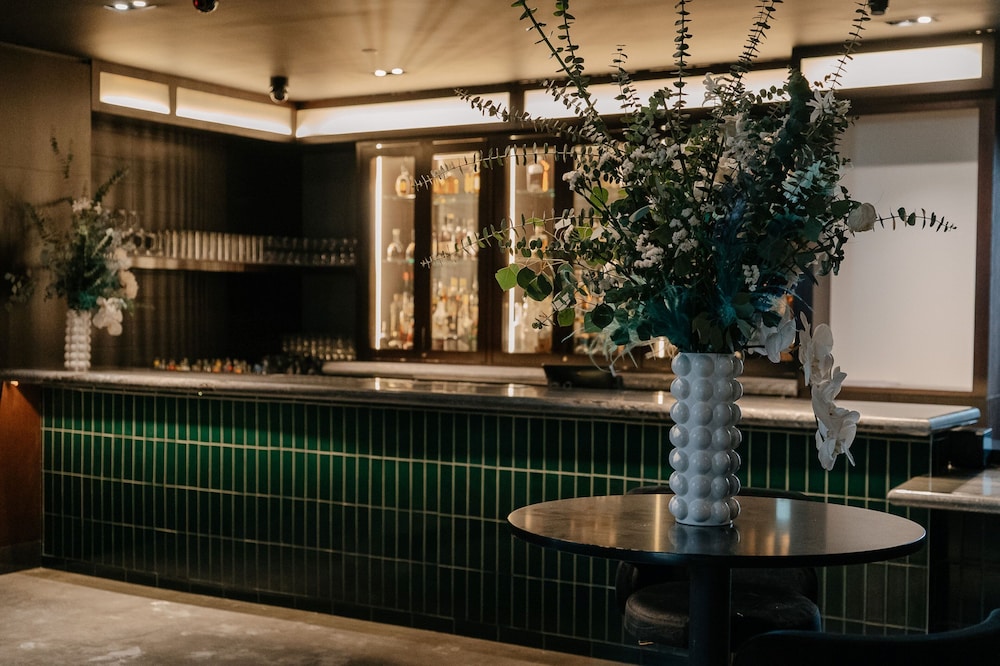 Hotel Indigo Lower East Side New York by IHG — Restaurant & bars in New York City, New York State