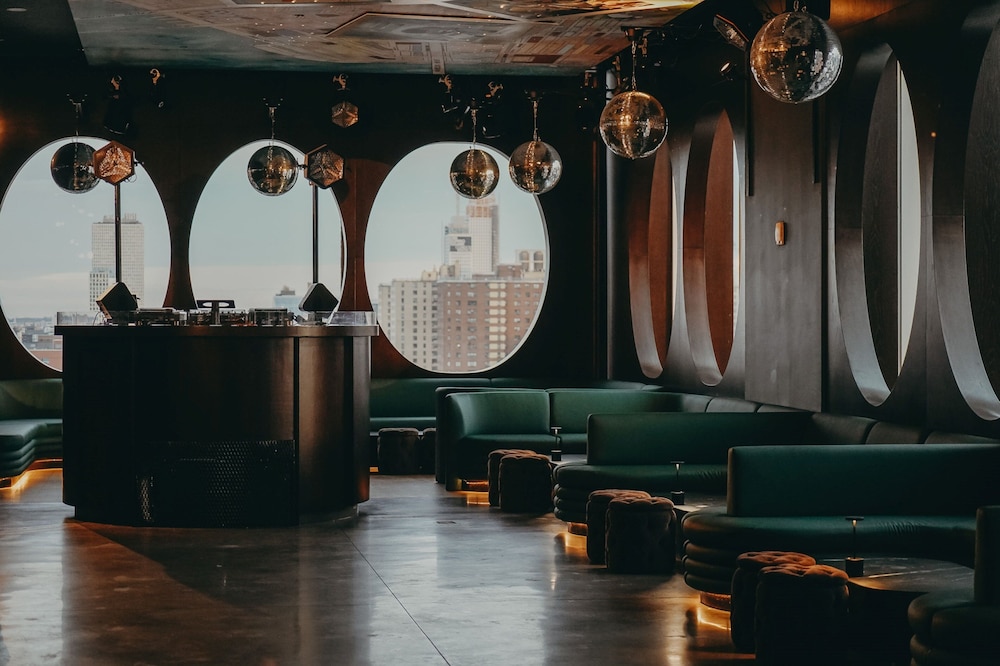 Hotel Indigo Lower East Side New York by IHG — Restaurant & bars in New York City, New York State