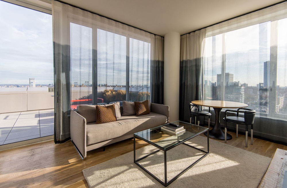Hotel Indigo Lower East Side New York by IHG — Hotel rooms in New York City, New York State