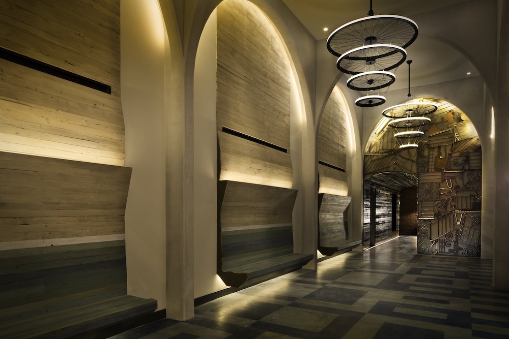 Hotel Indigo Lower East Side New York by IHG — Hotel building in New York City, New York State