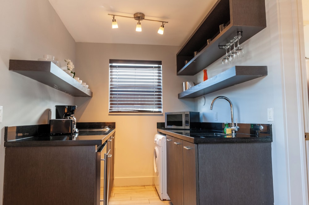 Seaside All Suites Hotel — Hotel rooms in Miami, Florida