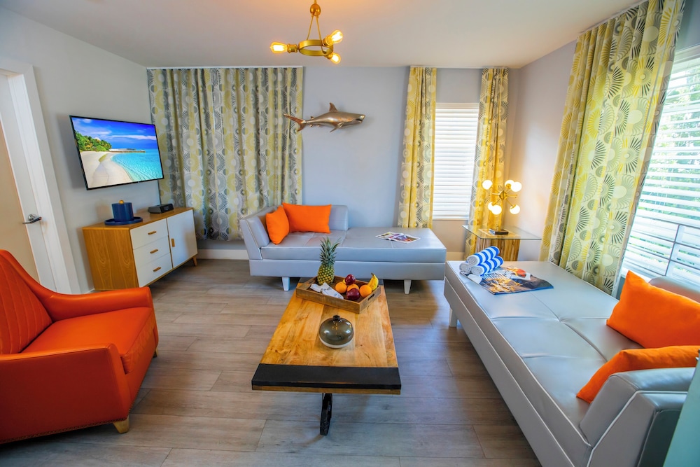 Seaside All Suites Hotel — Hotel rooms in Miami, Florida