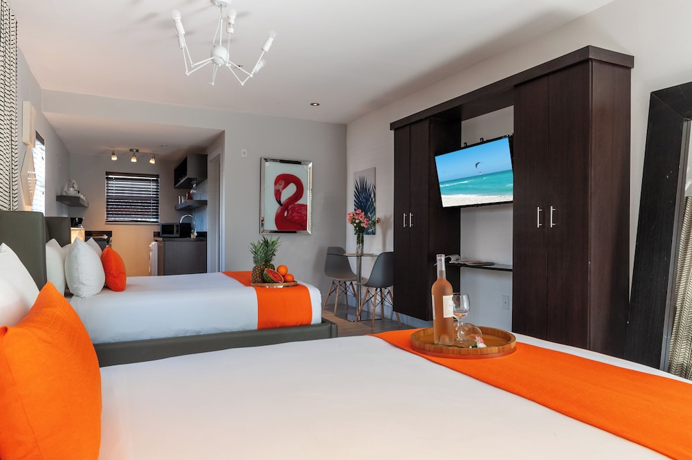 Seaside All Suites Hotel — Hotel rooms in Miami, Florida
