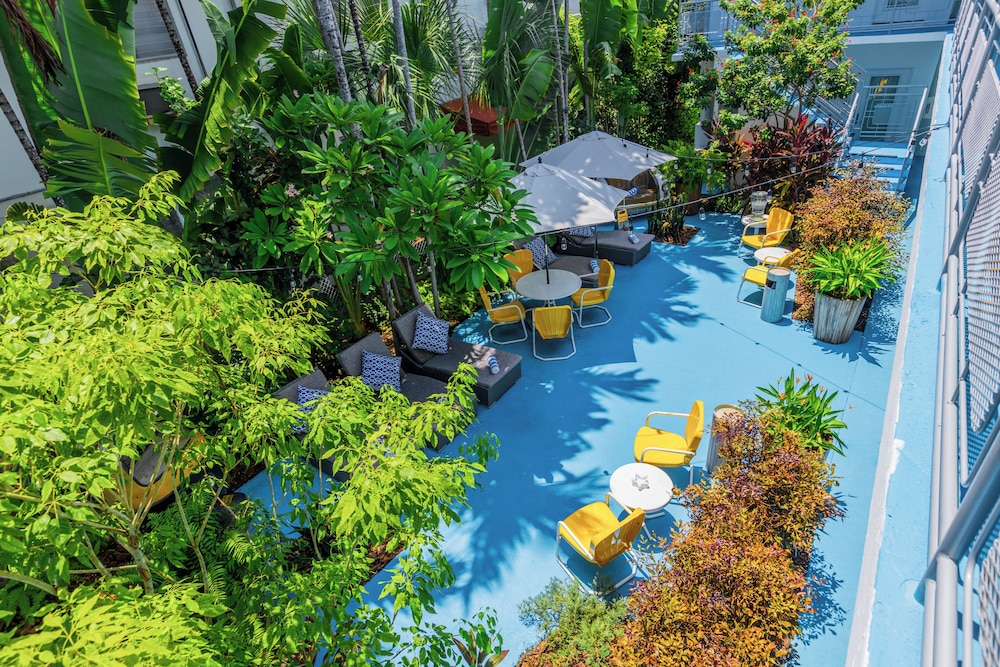 Seaside All Suites Hotel — Restaurant & bars in Miami, Florida
