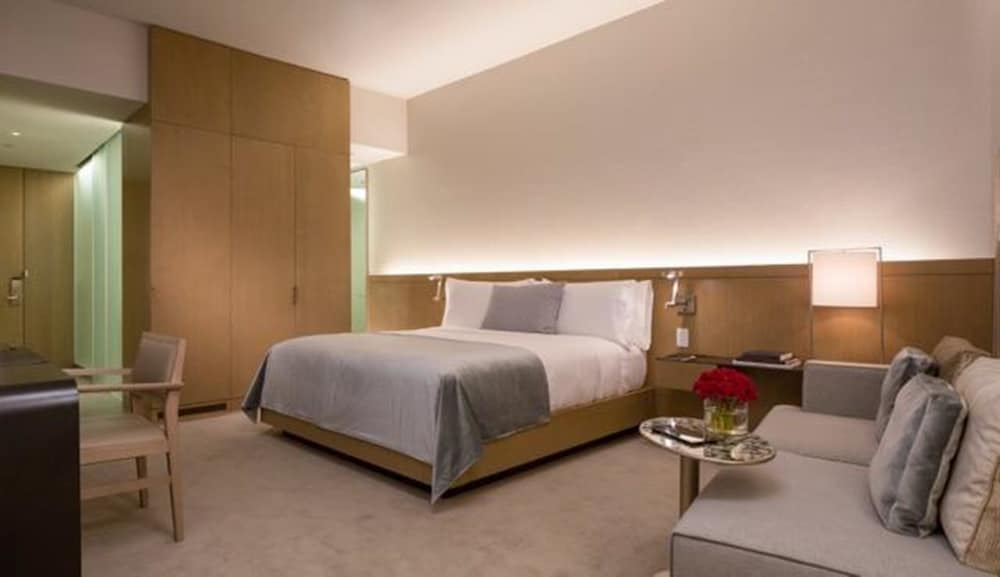 The Knickerbocker Hotel — Hotel rooms in New York City, New York State