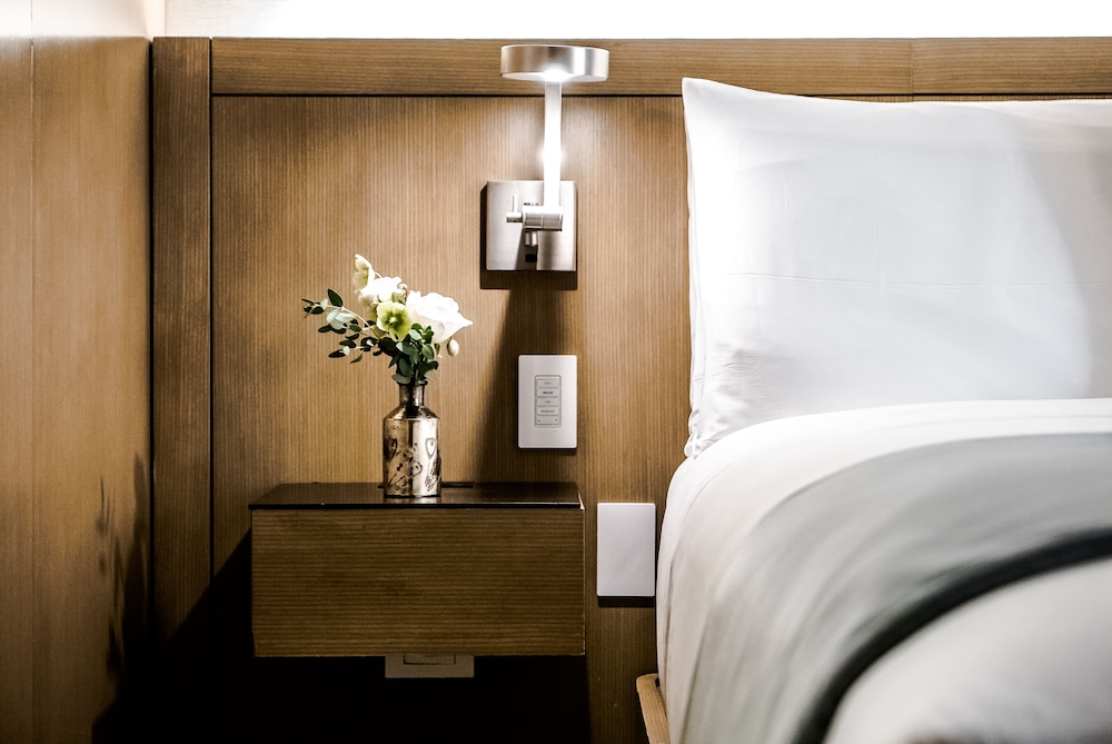 The Knickerbocker Hotel — Hotel rooms in New York City, New York State