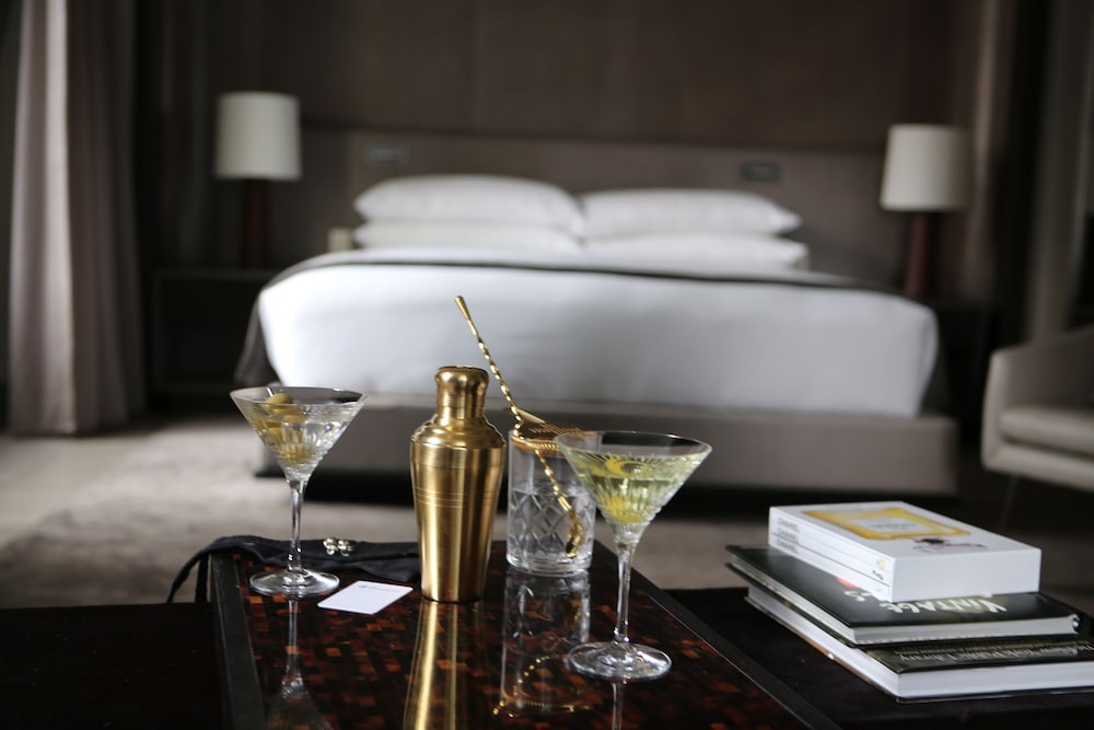 The Knickerbocker Hotel — Hotel rooms in New York City, New York State