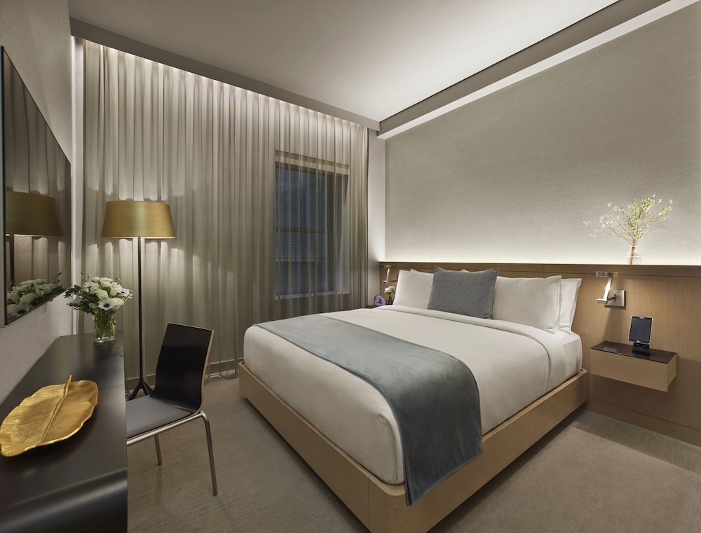 The Knickerbocker Hotel — Hotel rooms in New York City, New York State