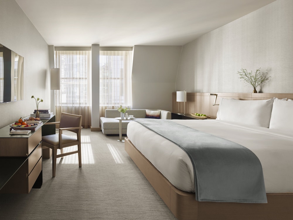 The Knickerbocker Hotel — Hotel rooms in New York City, New York State