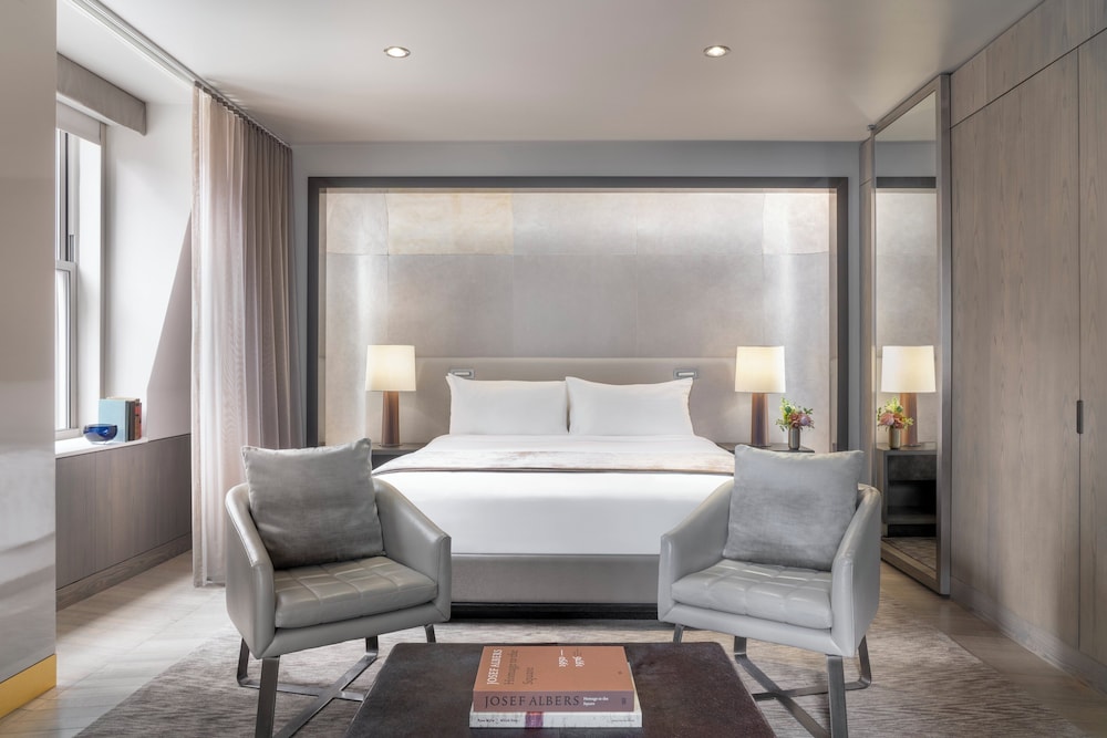The Knickerbocker Hotel — Hotel rooms in New York City, New York State