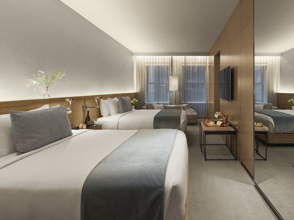 The Knickerbocker Hotel — Hotel rooms in New York City, New York State
