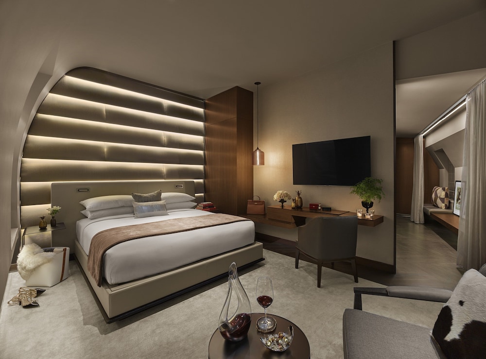 The Knickerbocker Hotel — Hotel rooms in New York City, New York State